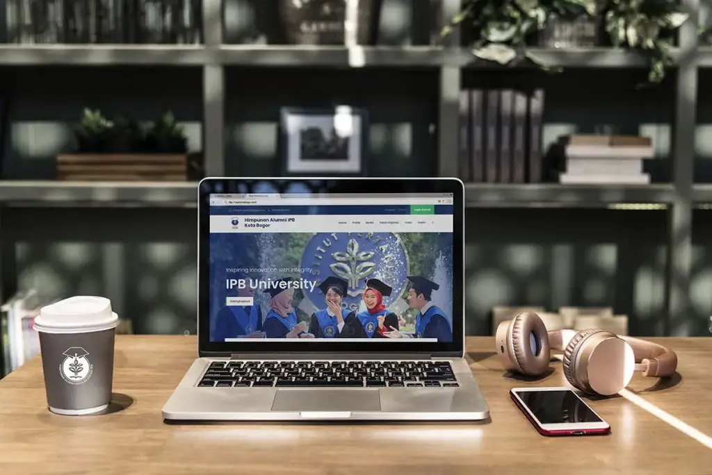 Pentingnya Memiliki Website Bagi Usaha