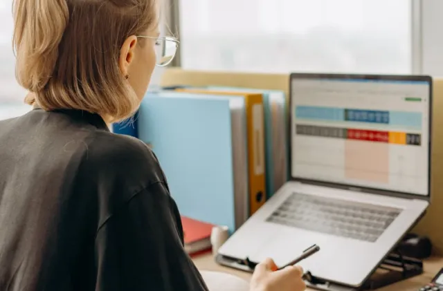 Transformasi Digital Mandalika: Saatnya Bisnis Lokal Tampil dengan Website Profesional